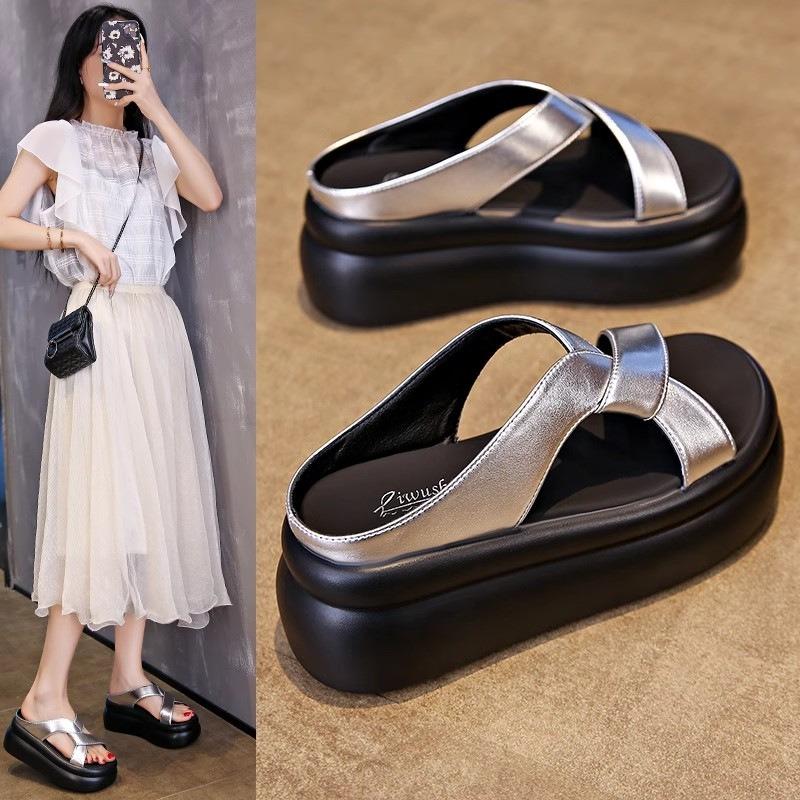 Slippers Thick-soled Shoes Flip-flops Beach Sandals