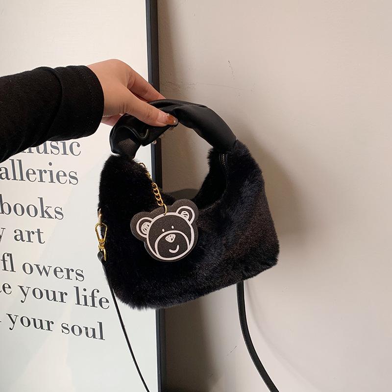 Premium Plush Messenger Bag Handbag Women's 2025 New Fashion Autumn and Winter Wool Bag Versatile Niche Design