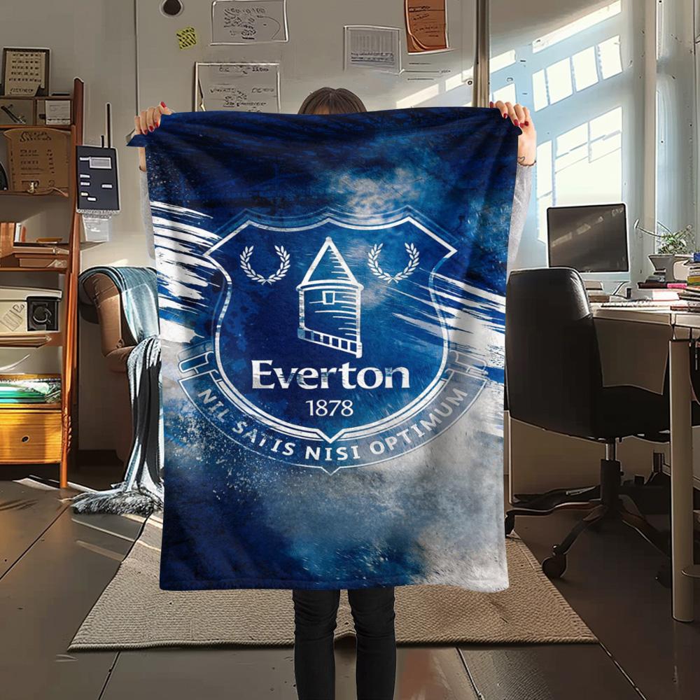 

1Pc Everton Print Flannel Blanket High Quality Warm Comfortable Cover for All Seasons Perfect for Gifts Home Decor 80cm x 120cm