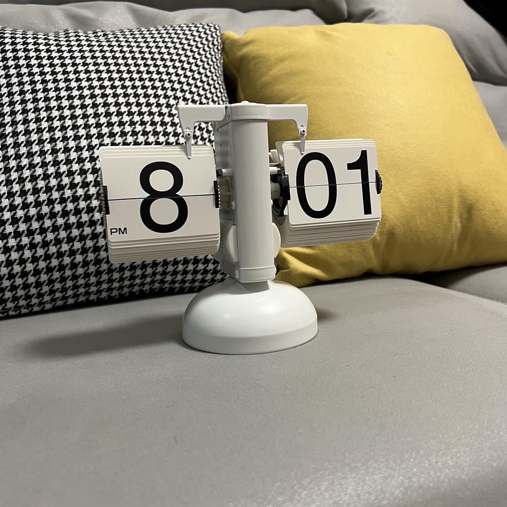 Modern Minimalist Retro Page-Turning Mantel Clock with Alarm