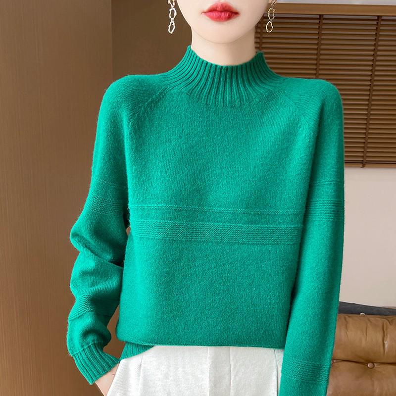 2026 Autumn/Winter Women's Thick Knit Wool Pullover: Half-High Collar, Long Sleeve, Loose Fit.