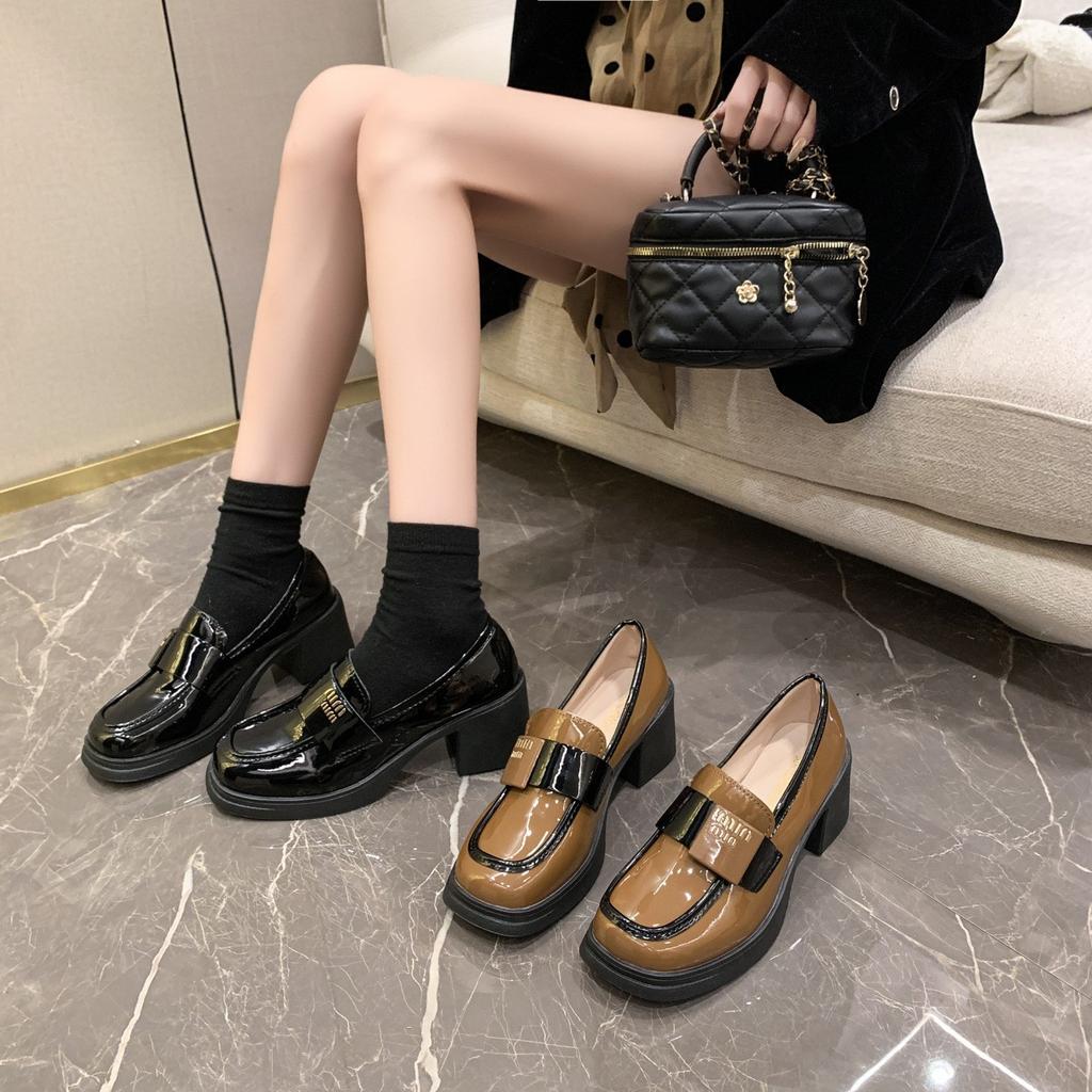 French women's shoes patent leather thick heels single shoes in autumn 2025 new models with skirts high heels temperament fashionable small leath