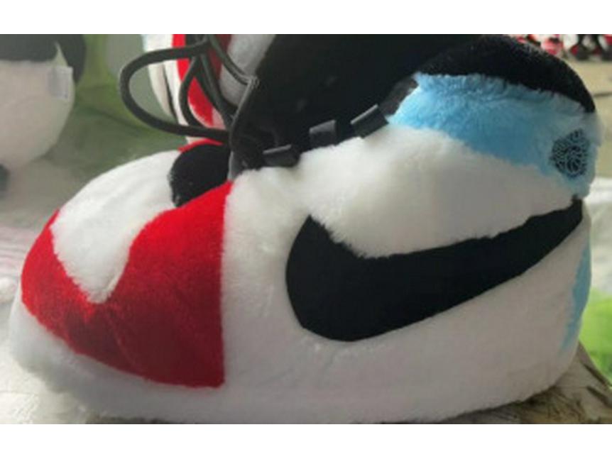 "Douyin-Inspired AJ1 Coconut Slippers: Retro Cotton Home Footwear for Couples"