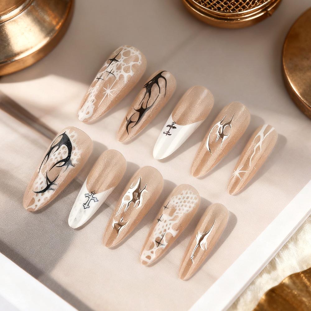 

High-End Black & White Mesh Stiletto Nails: 30-Piece Detachable Set with Black Gilding & Cat Eye Lace Design