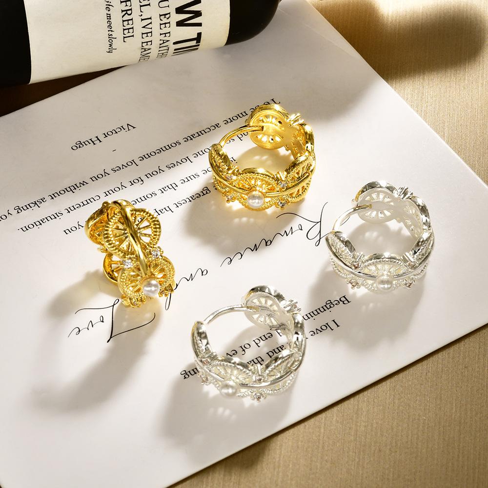 European Vintage Hollow Lace Pearl Hoop Earrings Gold Plated Zircon Ear Buckles for Women