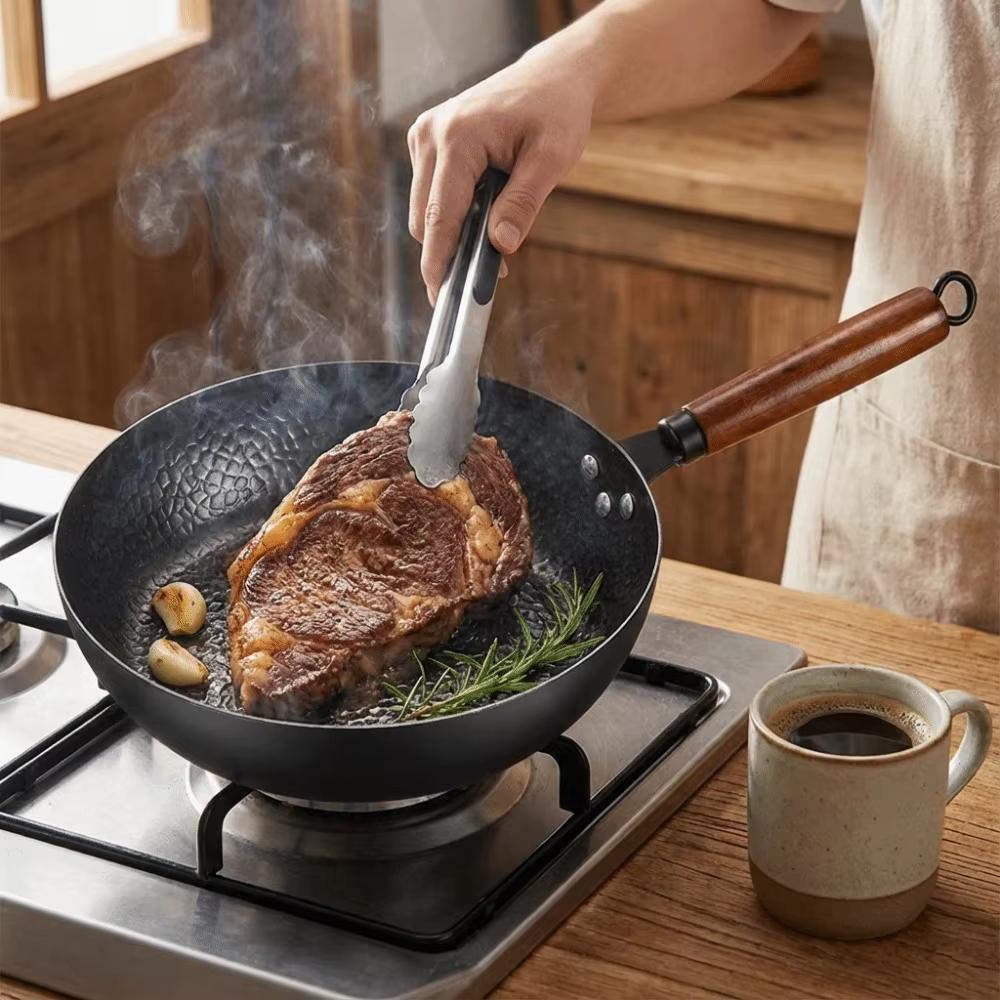 Wooden Handle Hammered Iron Wok Non-stick Cooking Pot Easy To Clean Hammered Frying Pan Steak