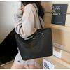 Niche Design Pattern Tote Bag Women's New Trendy Spring Students Commute To Class Shoulder Bag