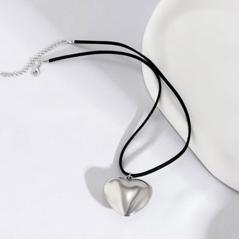Silver Love Heart Aesthetic Necklace Fashion Simple Clavicle Chain Women Girls Velvets Rope Necklace Party Birthday Gift