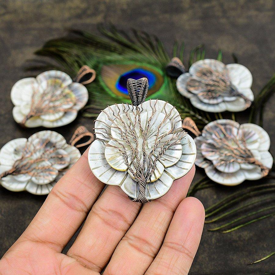 

Mother Of Pearl Handmade Copper Wire Wrap Jewelry Pendant 2.64 s4C60