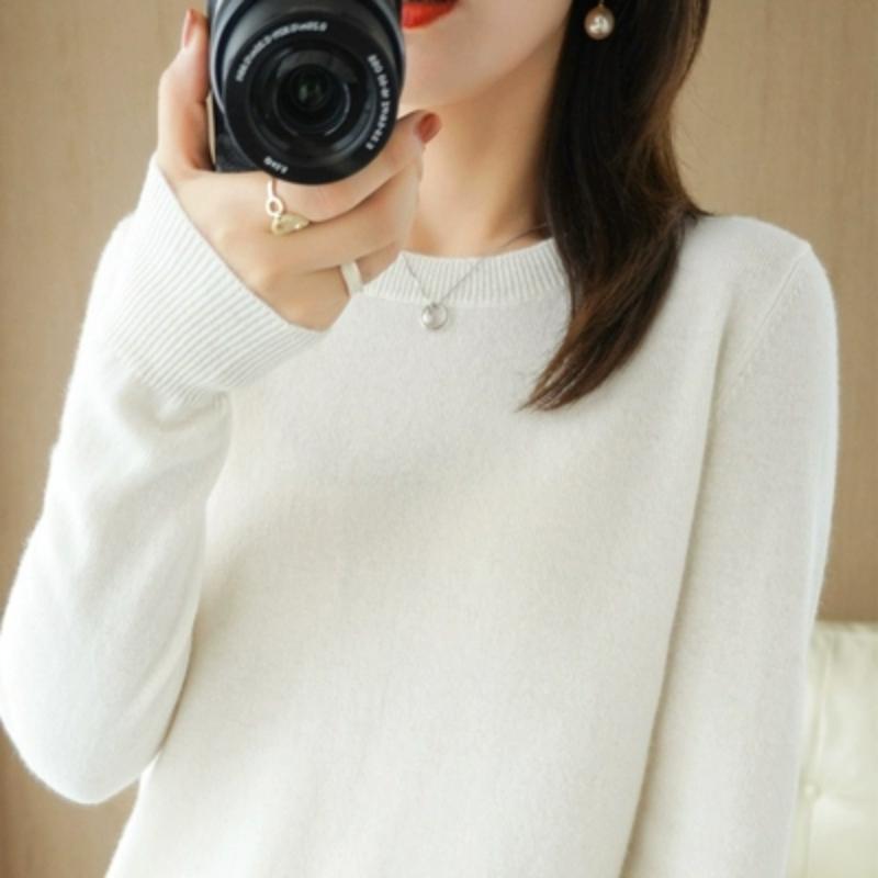 Autumn and Winter Round Neck Wool Knitted Sweater Base Sweater Loose Inner Layer Wool Women's Wool Top Fashionable and Versatile