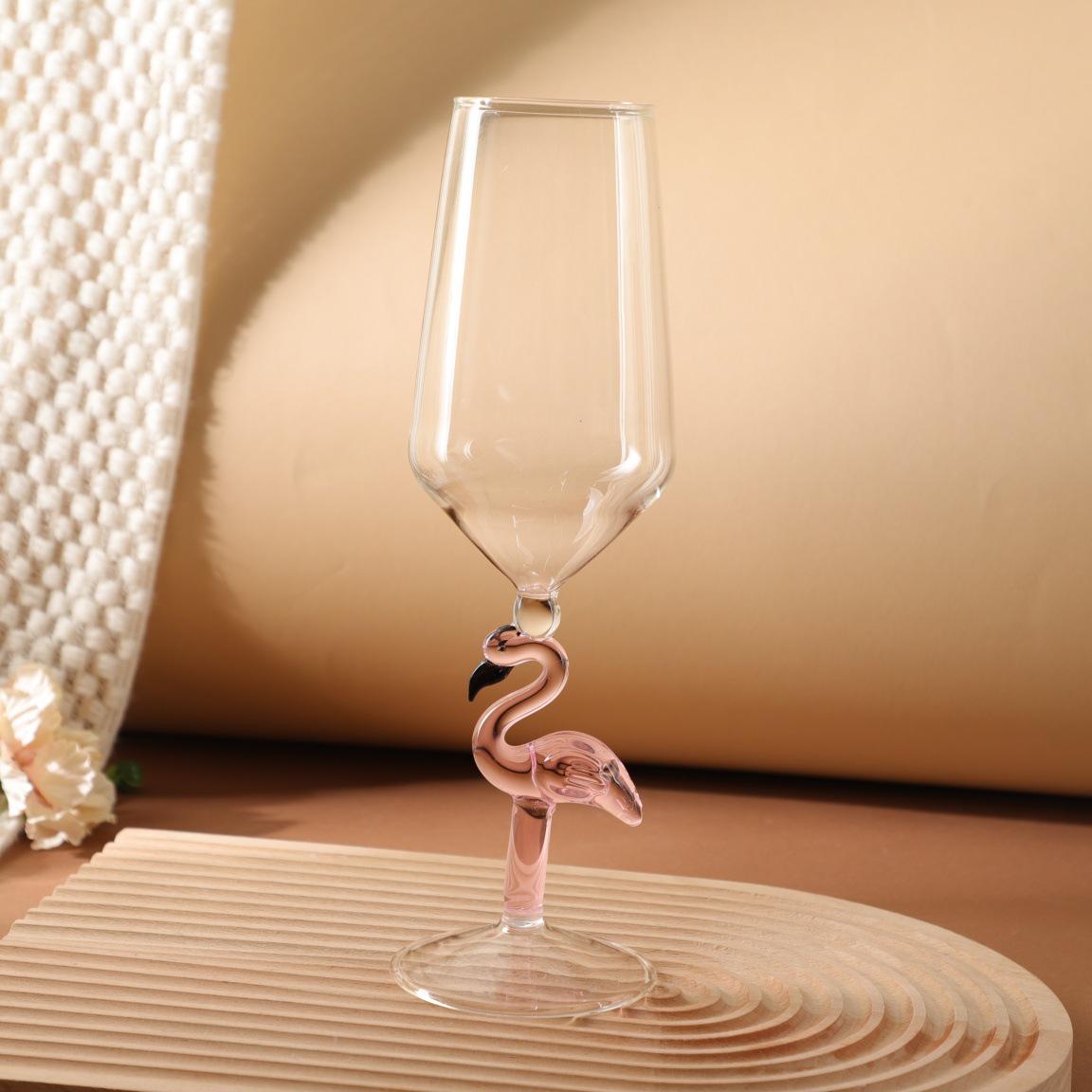 Elegantes Flamingo-Glas: Hohes Stielglas für Wein & Cocktails Individually Packaged beige