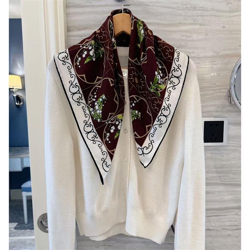 NINA SOLOR Lily of the Valley Vine Lamb Wool Square Scarf