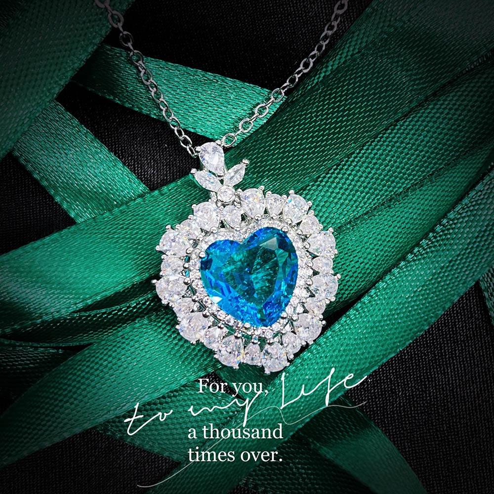 Love Heart Necklace with Simulated Gemstones Emerald Ruby Pendant Elegant Jewelry for Women