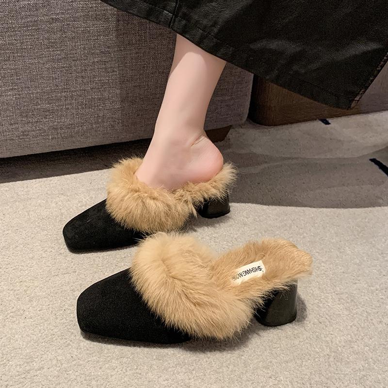 Fashion 2025 New Leisure and Comfortable Lazy Square Heel Warm Slippers Winter Square Toe Luxury Fur Square Heel Lady Indoor Slides