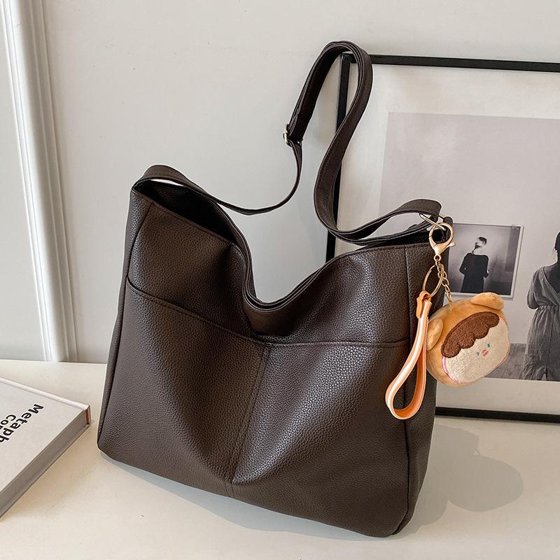 High End Niche Design Shoulder Bag for Women's New Commuter Tote Bag Fashionable and Versatile College Student Class Bag