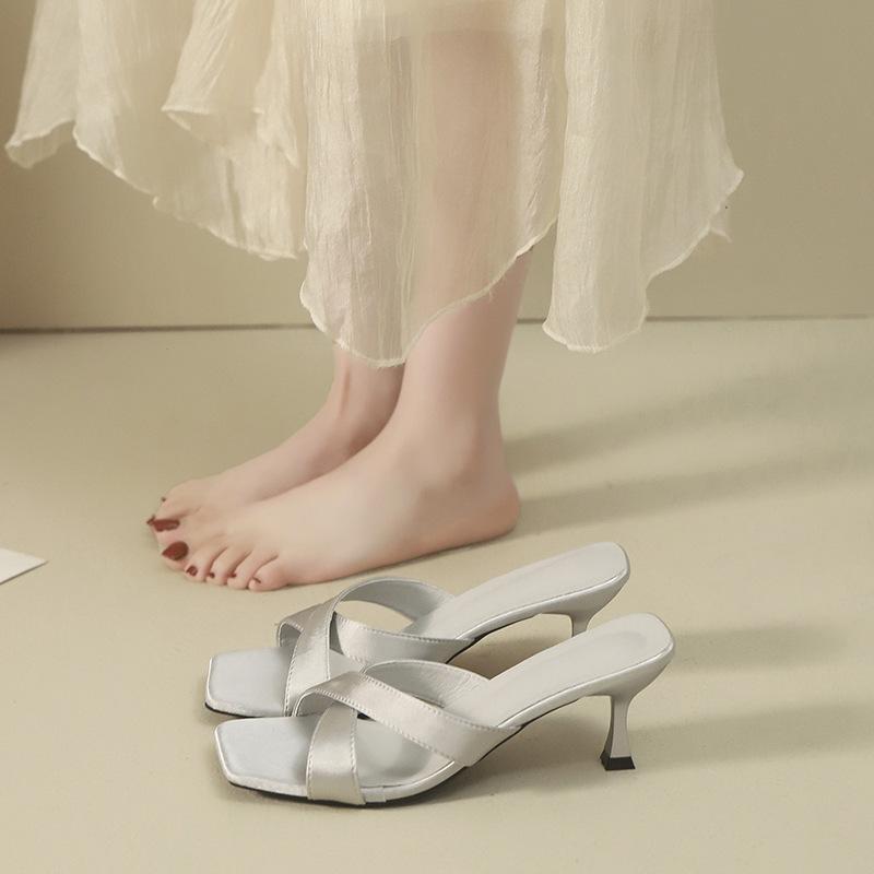 2025 Retro French Open-toed Thin-heeled Cool Slippers for Women, Summer Wear, Evening Breeze Temperament, High-heeled One-word Slippers for Women