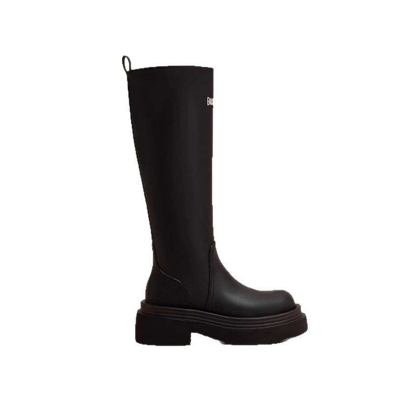 2025 nuovi stivali da donna al ginocchio in morbida pelle con suola spessa stivali da cavaliere lunghi allargati stivaletti Martin versatili con lettera rialzati