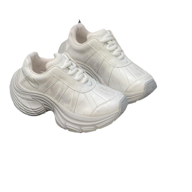 Women's Thick-Soled Dad Sneakers: Elevate Style and Height – Trendy Spring/Fall Design