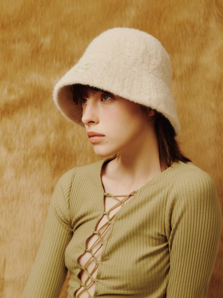 Poejidam [Life Portrait] Angora Knit Hat In Ivory