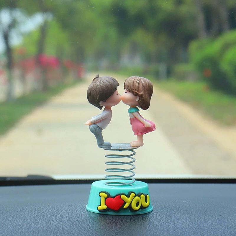 

Lovely Anime Couples Car Ornament Shaking Head Kissing Couples Figurines Auto Interior Dashboard Decoration Accessories