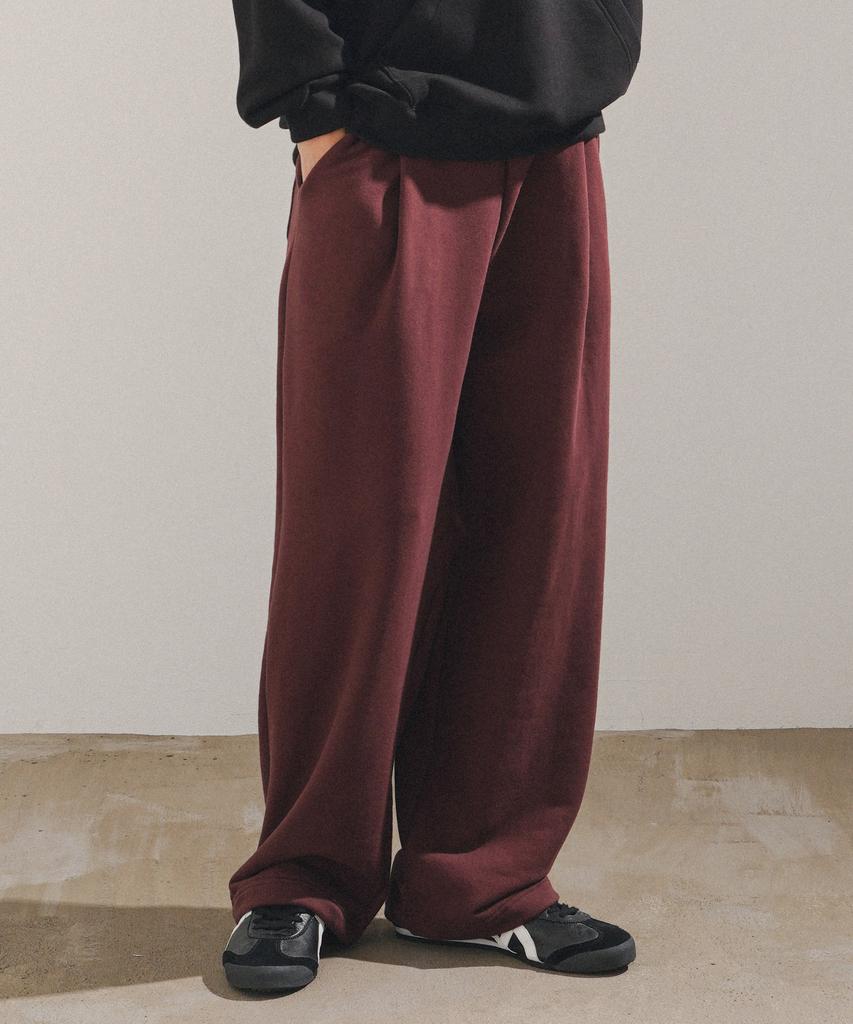 JEMUT Day Cut One-Pleat Sweatpants Brick Red Islp2662