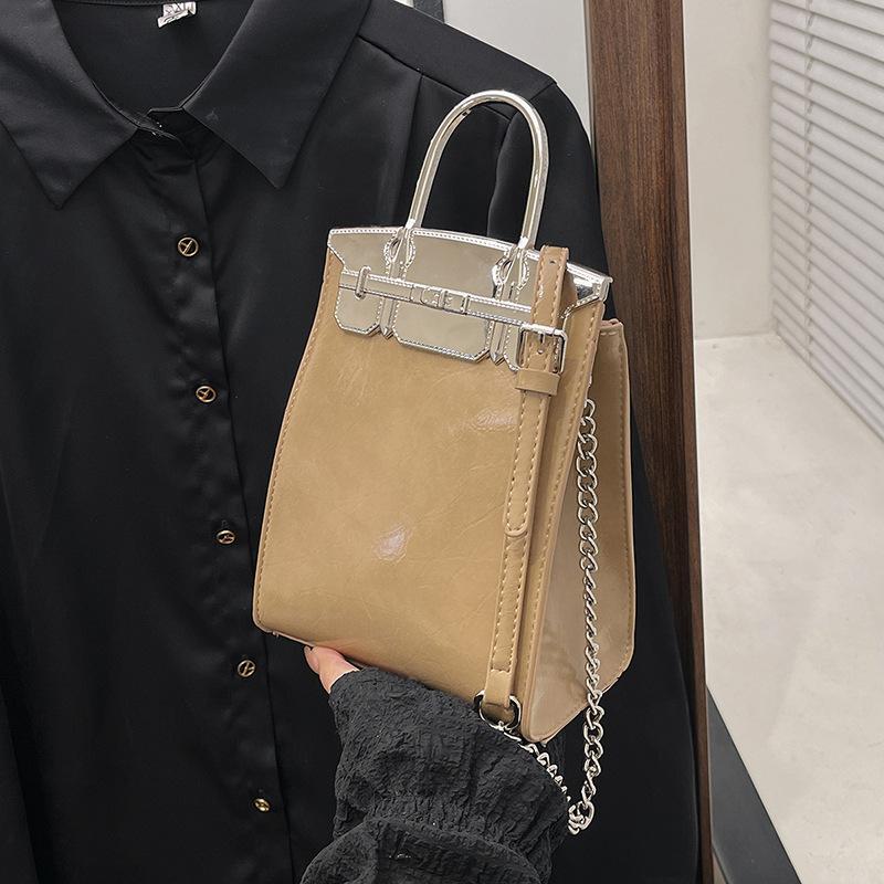 Small bag for mobile phones Women's spring and summer new fashion chain Crossbody bag Mobile phone bag