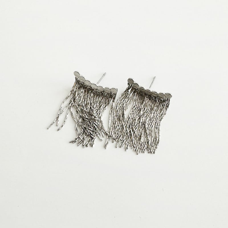 August Harmony Glitter Curtain Earring / 2color