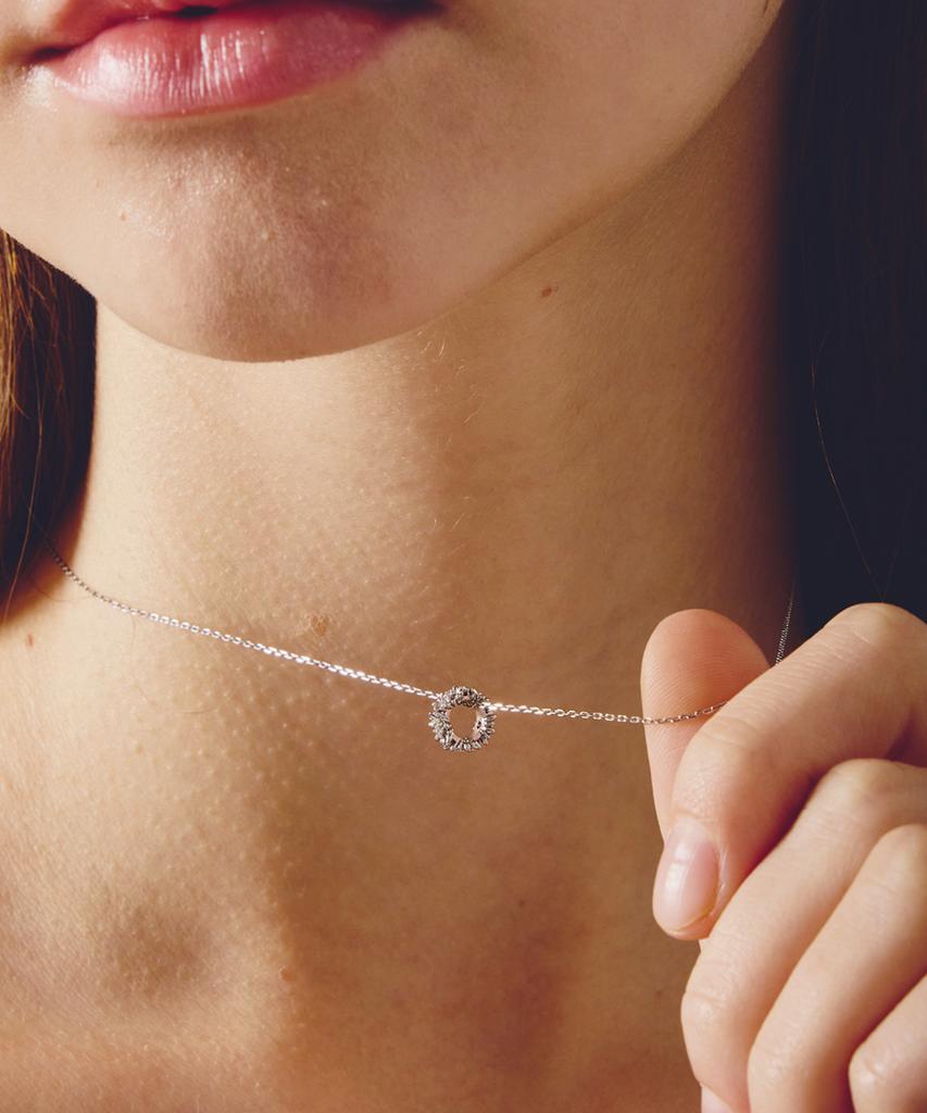 Noonoo Fingers [Surgical Chain] Boutique Flower Necklace