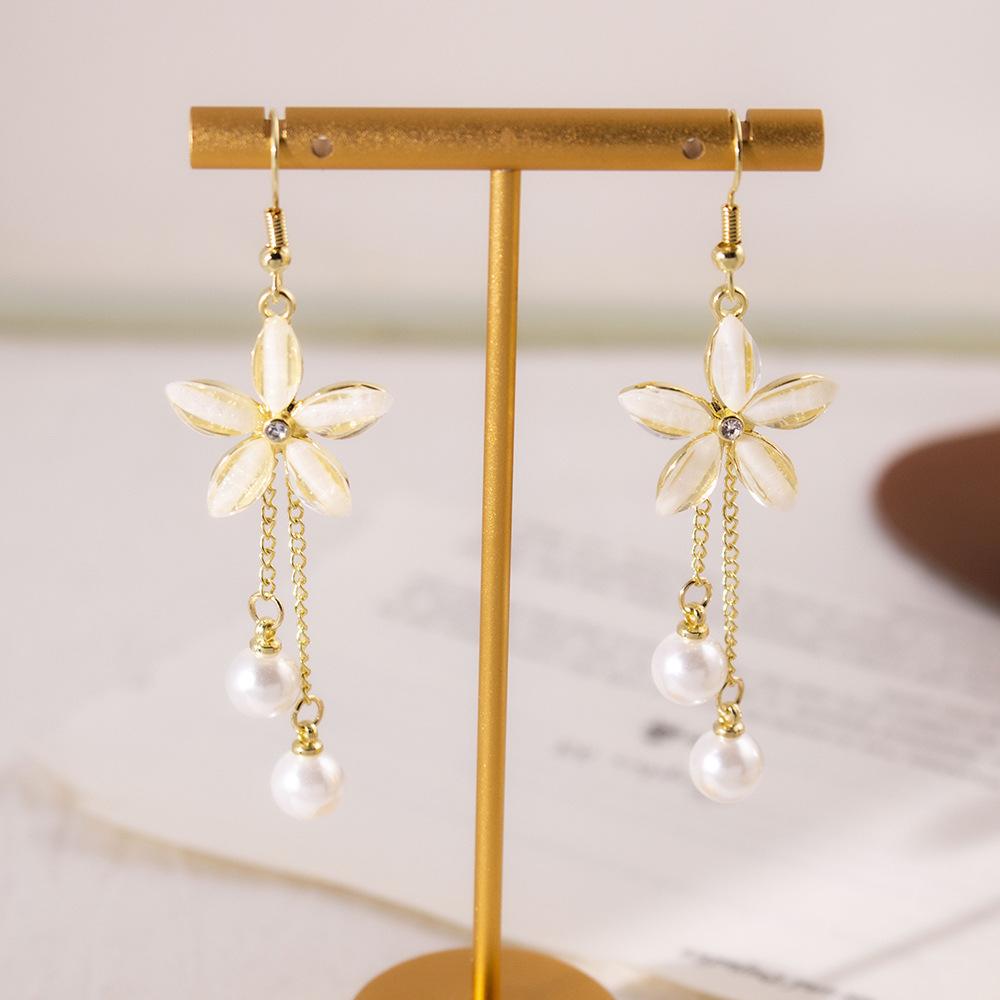 

Korean Version of Temperament Flower Pearl Ear Hook Sweet Personality Fringed Earrings Light Luxury High Sense Versatile Earrings Women