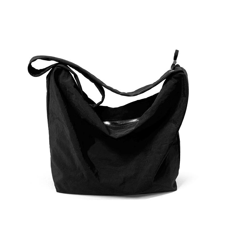 Korean new casual nylon tote bag simple and fashionable, large capacity one-shoulder versatile crossbody commuter bag
