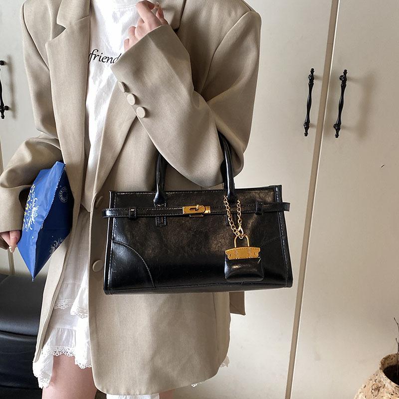 Niş Moda Yağlı Mumlu Deri Taşınabilir Evrak Çantası Retro Günlük Omuz Çantası Üst Düzey Tote Kadın Çantası