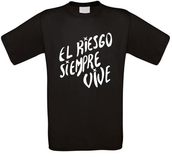 El Riesgo Siempre Vive Aliens Vasquez Horror Cult Movie T-Shirt XL