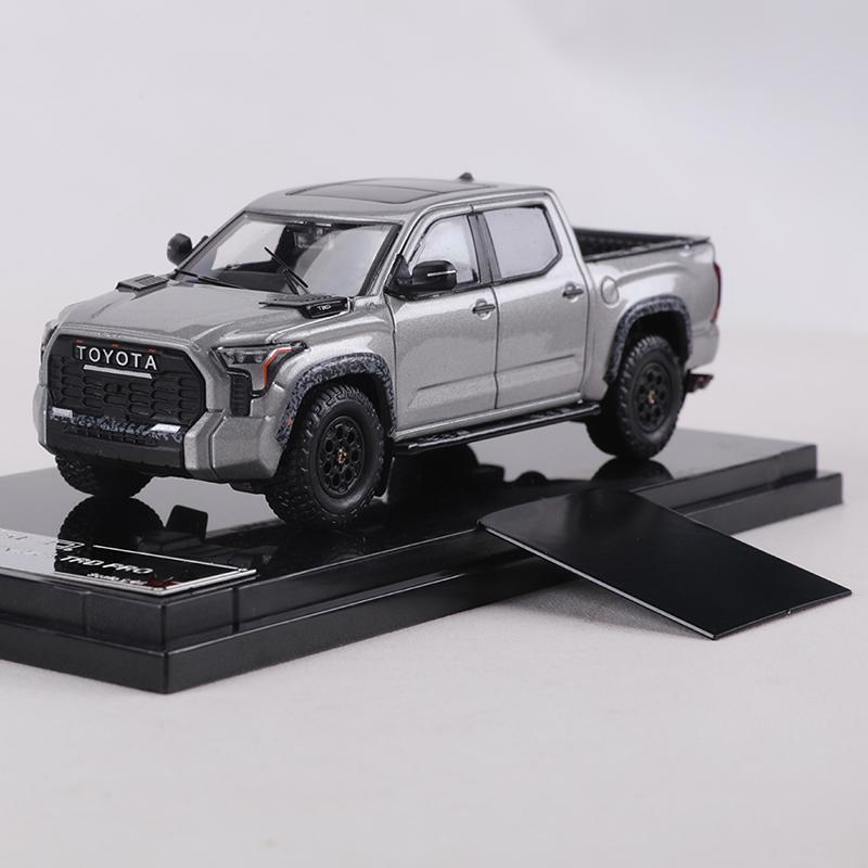 

GCD 1:64 Toyota Tundra TRD PRO Alloy simulation car model toy collection display piece серый