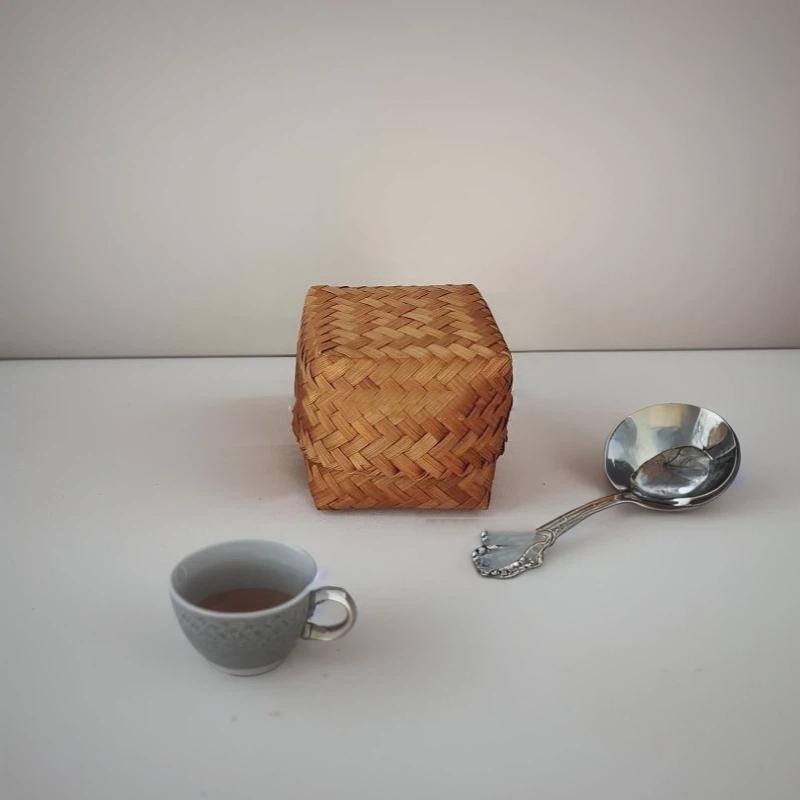 Bamboo Woven Reusable Gift Box Tight Seal Durable Handmade Container for Tea Dried Goods Easter Holiday Gift Packaging