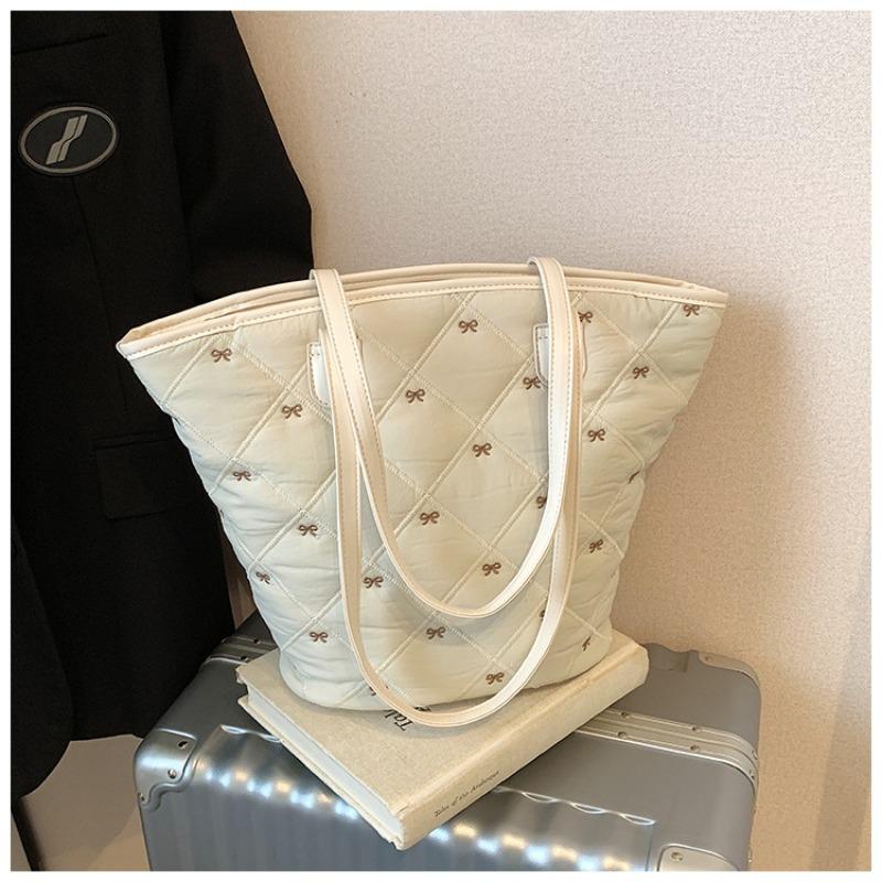 

Модная сумка на одно плечо, сумка-тоут, женская сумка, зимняя подмышечная, новый тренд, нишевая, с бантом, для личности