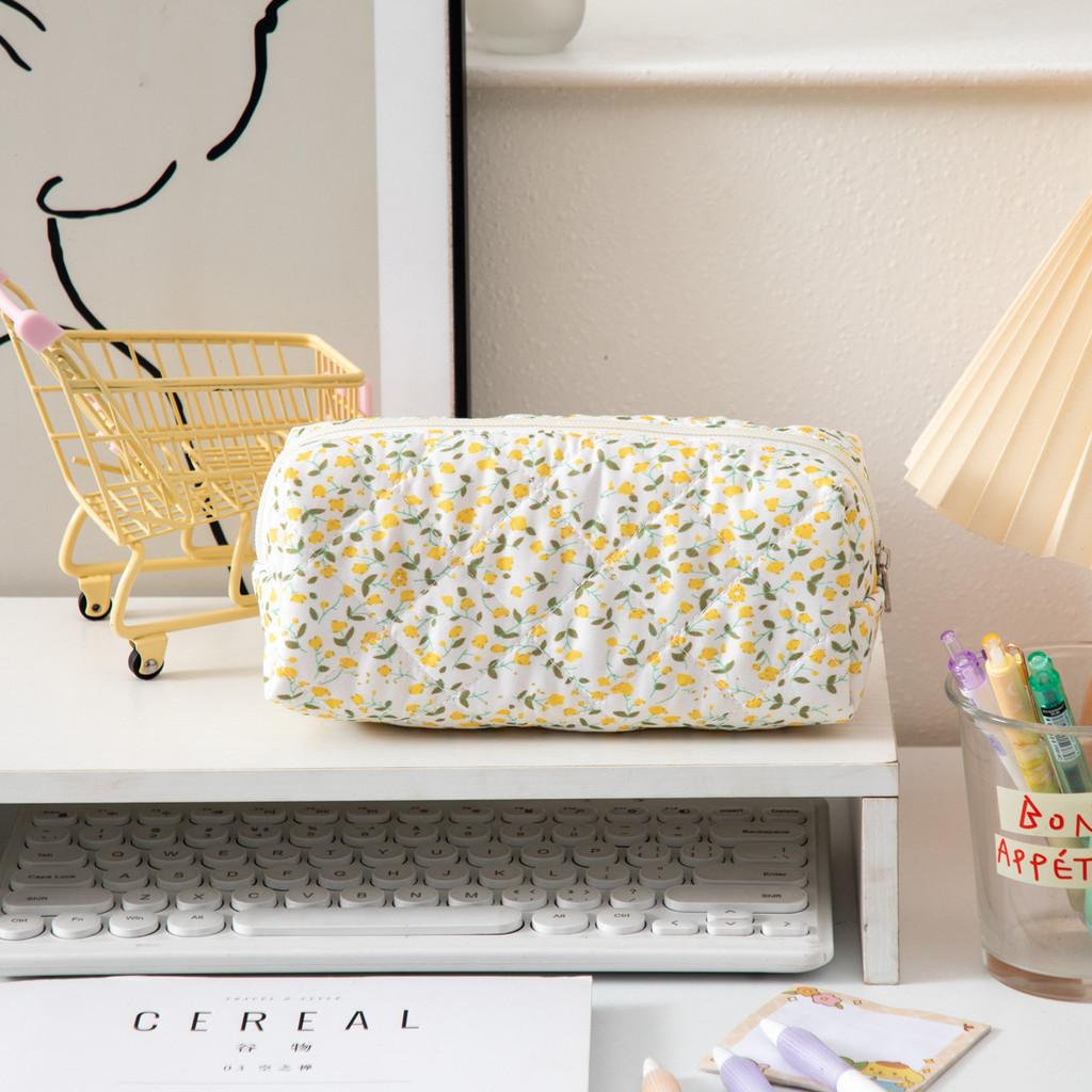 Modern Floral Style Pencil Case With Polyester Material For Girls School Supplies