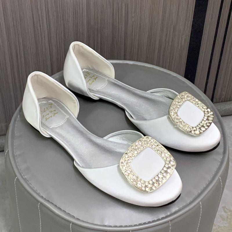 New Round Toe Square Buckle Flat Single Women's Shoes That Are Versatile and Fashionable