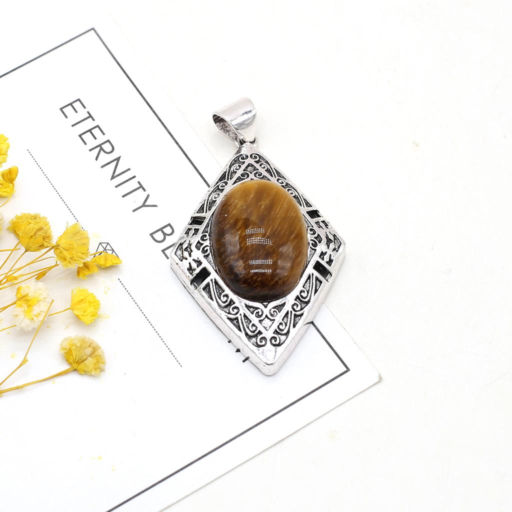 1 Stück, Reiki Heilkristall Anhänger, Europäischer und Amerikanischer Stil Handgefertigt Rhombus Naturstein Quarz Amethyst Edelstein Charms zur Schmuckherstellung DIY