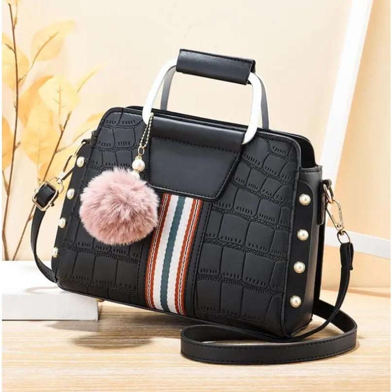 

Модная сумка с крокодиловым узором, зимняя новая тенденция, женская сумка через плечо с плюшевой подвеской, повседневная диагональная сумка