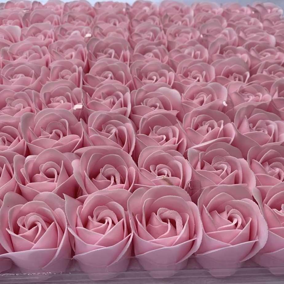 Valentine's Day Gift for Girlfriend 81 Rose Soap Flowers Without Base and Fragrant DIY Soap Flower Decoration Gift Box Soap Rose