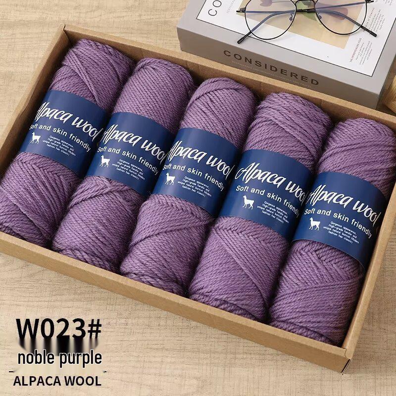 Soft Alpaca Yarn: Comfortable, ideal for hand-knitting scarves and other medium-thick projects.