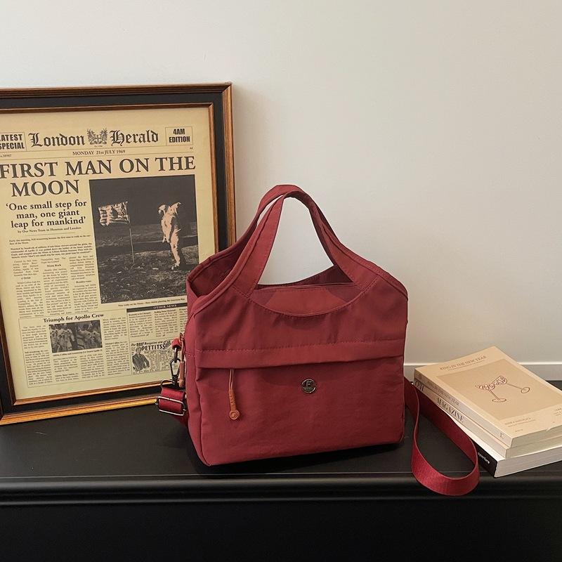 Korean Casual Anti-splashing Cloth Tote Bag 2026 New Simple Lightweight Multi-pocket Trendy Shoulder Bag Handbags for Women
