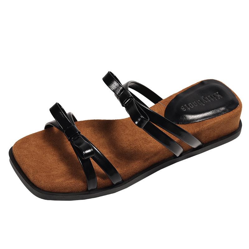 Internet celebrity explosion retro one-word thick-soled slippers women's summer wear 2025 new with skirt premium cool slippers