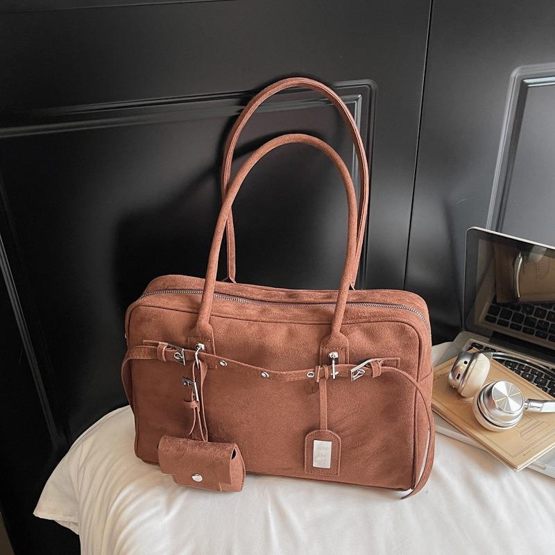 

Retro large-capacity underarm bag women s new autumn shoulder bag portable commuter pillow bag темно-коричневого