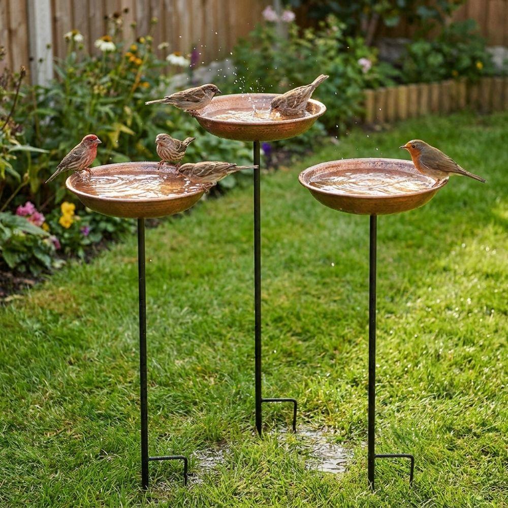 Large Capacity Bird Water Drinker Retro Style Outdoor Bird Bath Metal Bird Feeder Porch Decoration