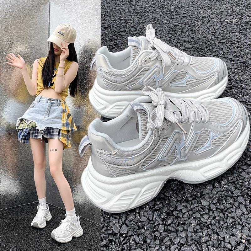 Summer Mesh Hollow Breathable Dad Shoes Thick Sole Heightening Women's Shoes 2025 Korean Version Versatile New Casual Sports Shoes