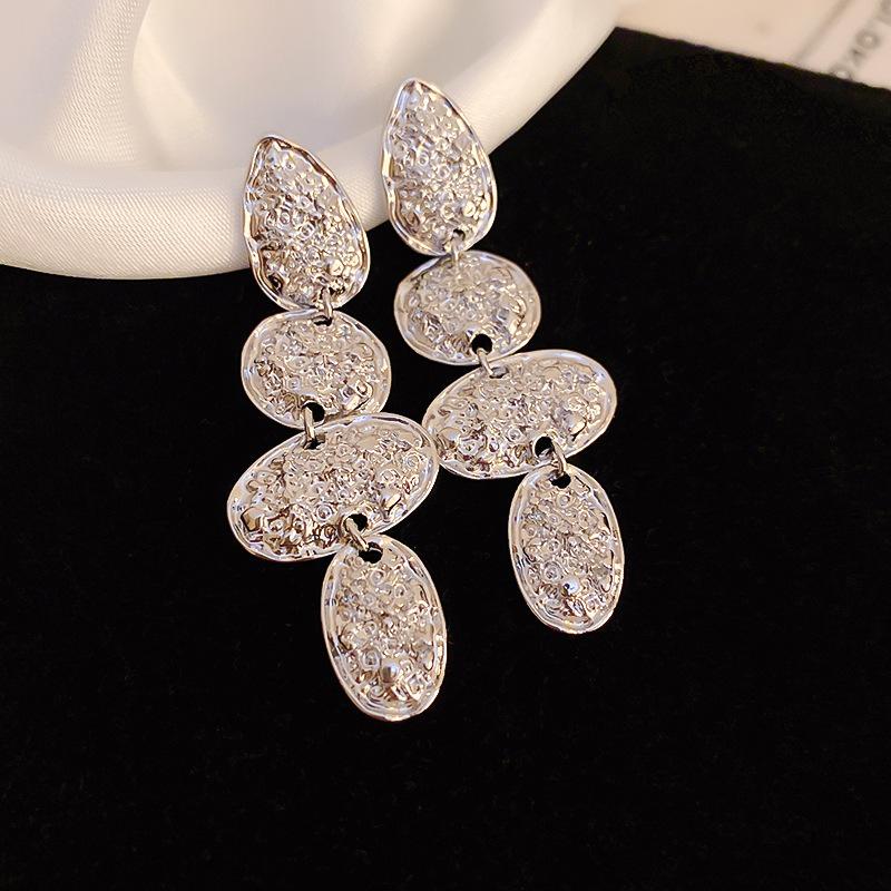 Metal wind love geometric earrings simple and cold wind stud earrings niche temperament versatile earrings