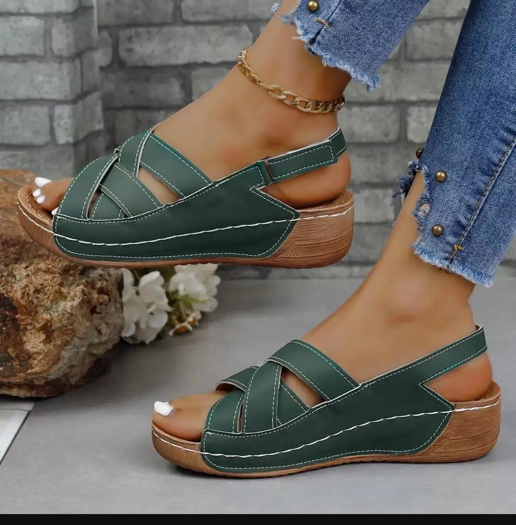 Neue Sandalen Damen Sommer Plateau Pantoletten Damen Bequeme Leichte Keilsandalen Frau Dicke Sohle Rutschfest Strandschuhe
