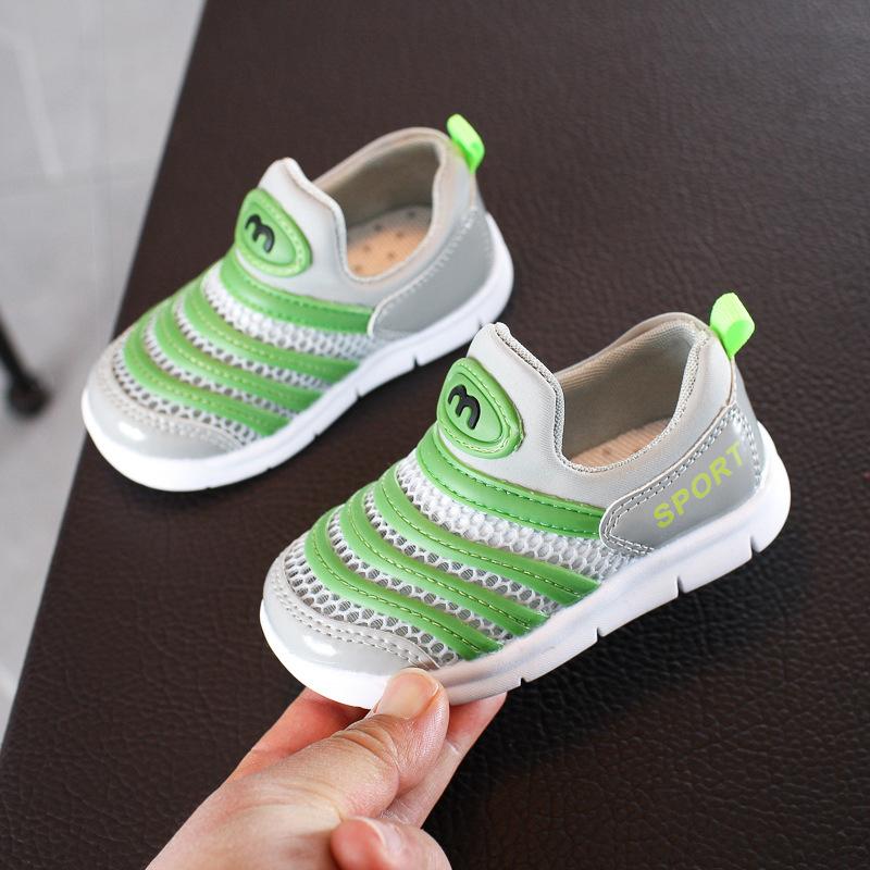 Frühling und Sommer neue Jungen und Mädchen, Raupen-Kindersportschuhe, Kinder-Baby-Kleinkindschuhe mit weicher Sohle