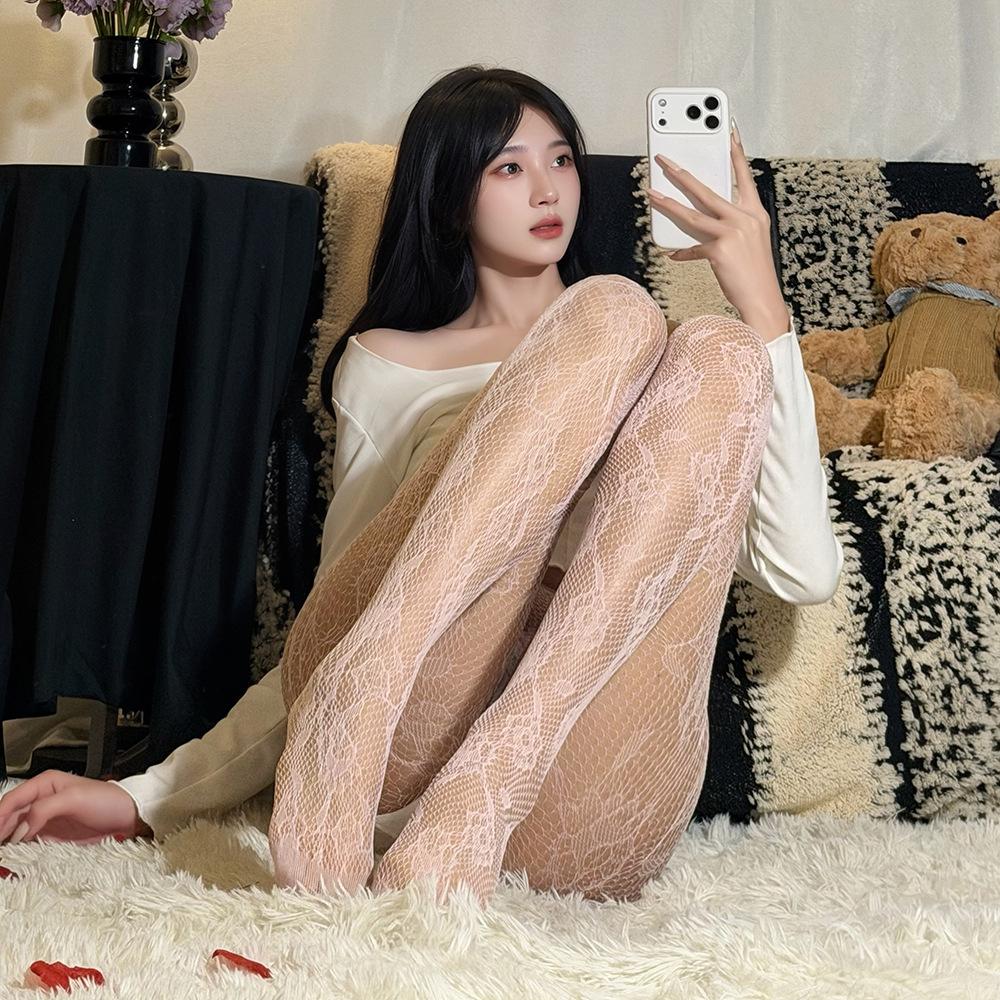 Brown vintage thin fishnet stockings with hollow-out design, Japanese style, anti-snag, popular online, solid color, slimming mesh socks